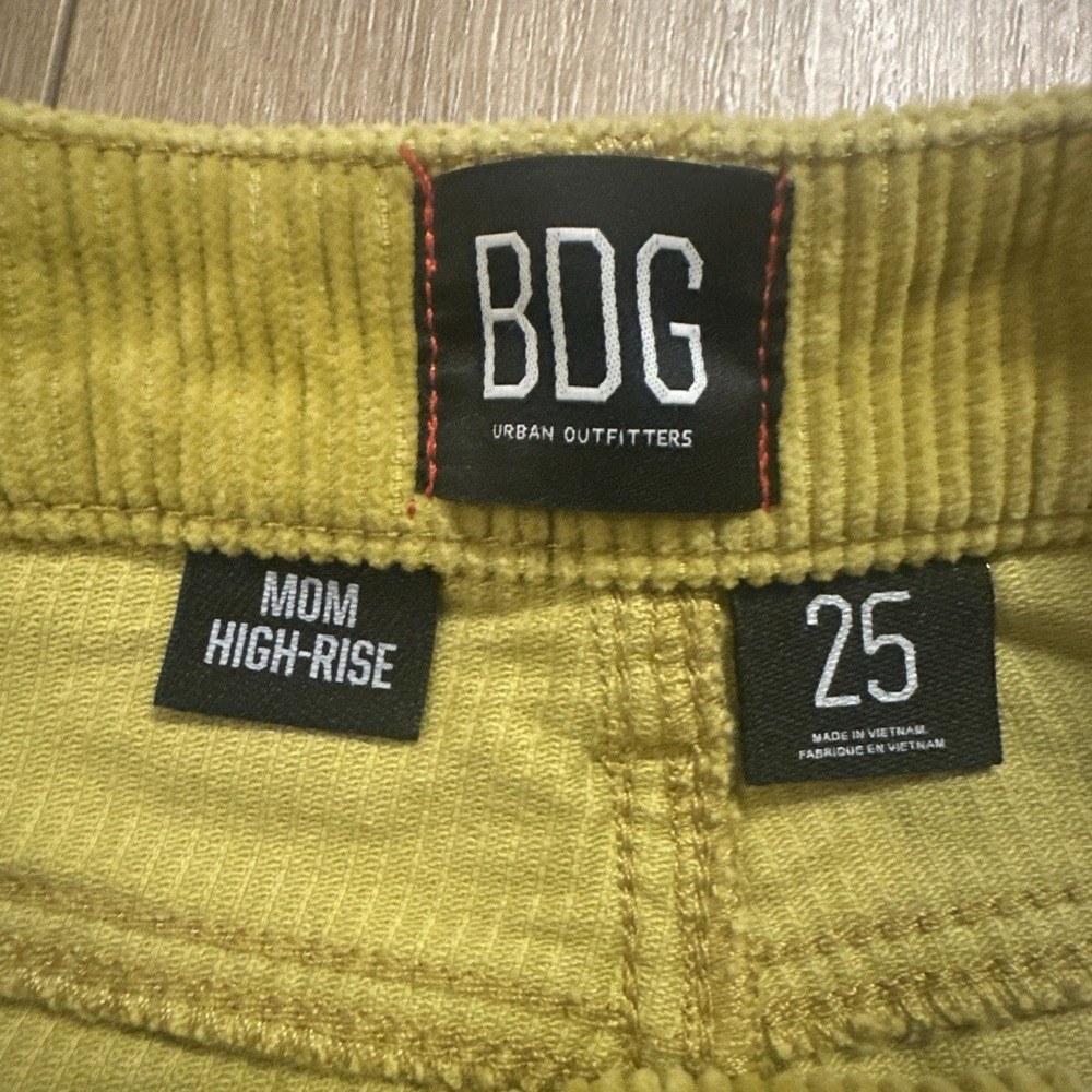BDG Women's Mom High Rise Corduroy Pants Tapered Leg Gold City Chic Size 25 - Picture 3 of 10